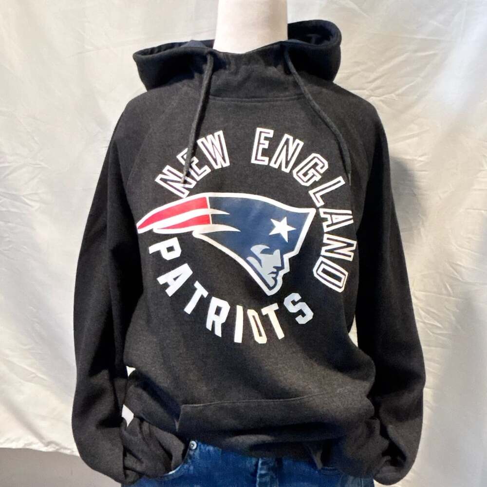 New England Patriots Charcoal Logo Fitted Pullover Hoodie